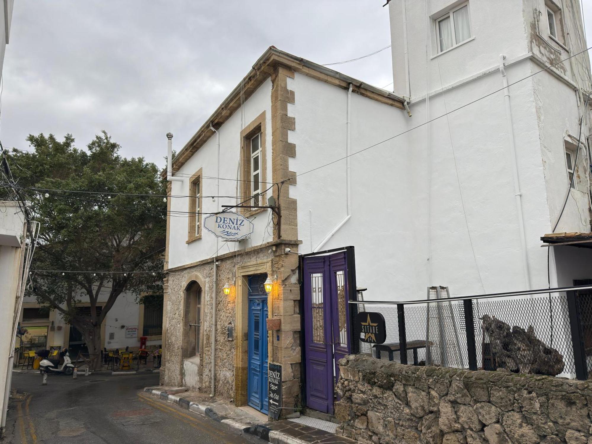 Deniz Konak Boutique Hotel Kyrenia  Bagian luar foto