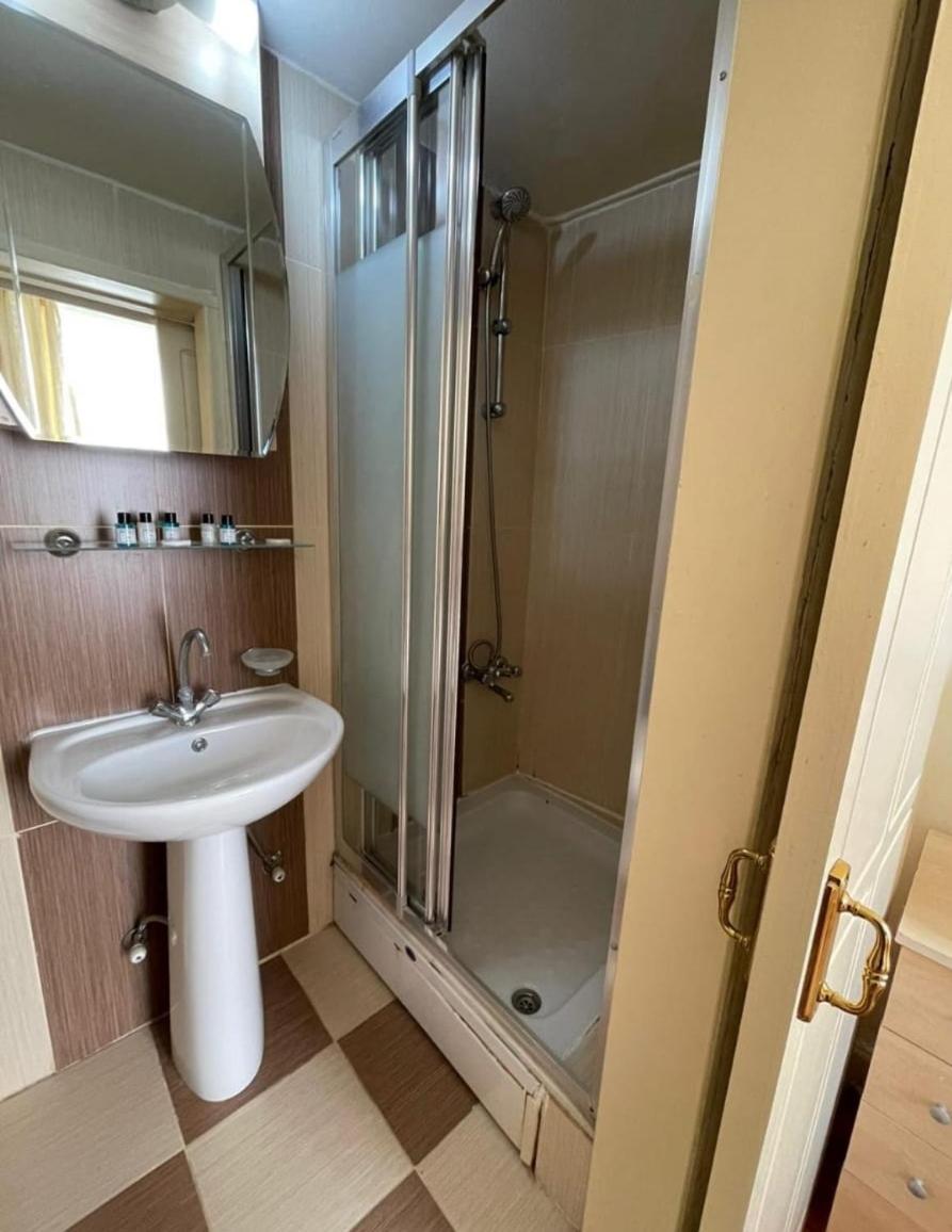 Deniz Konak Boutique Hotel Kyrenia  Bagian luar foto