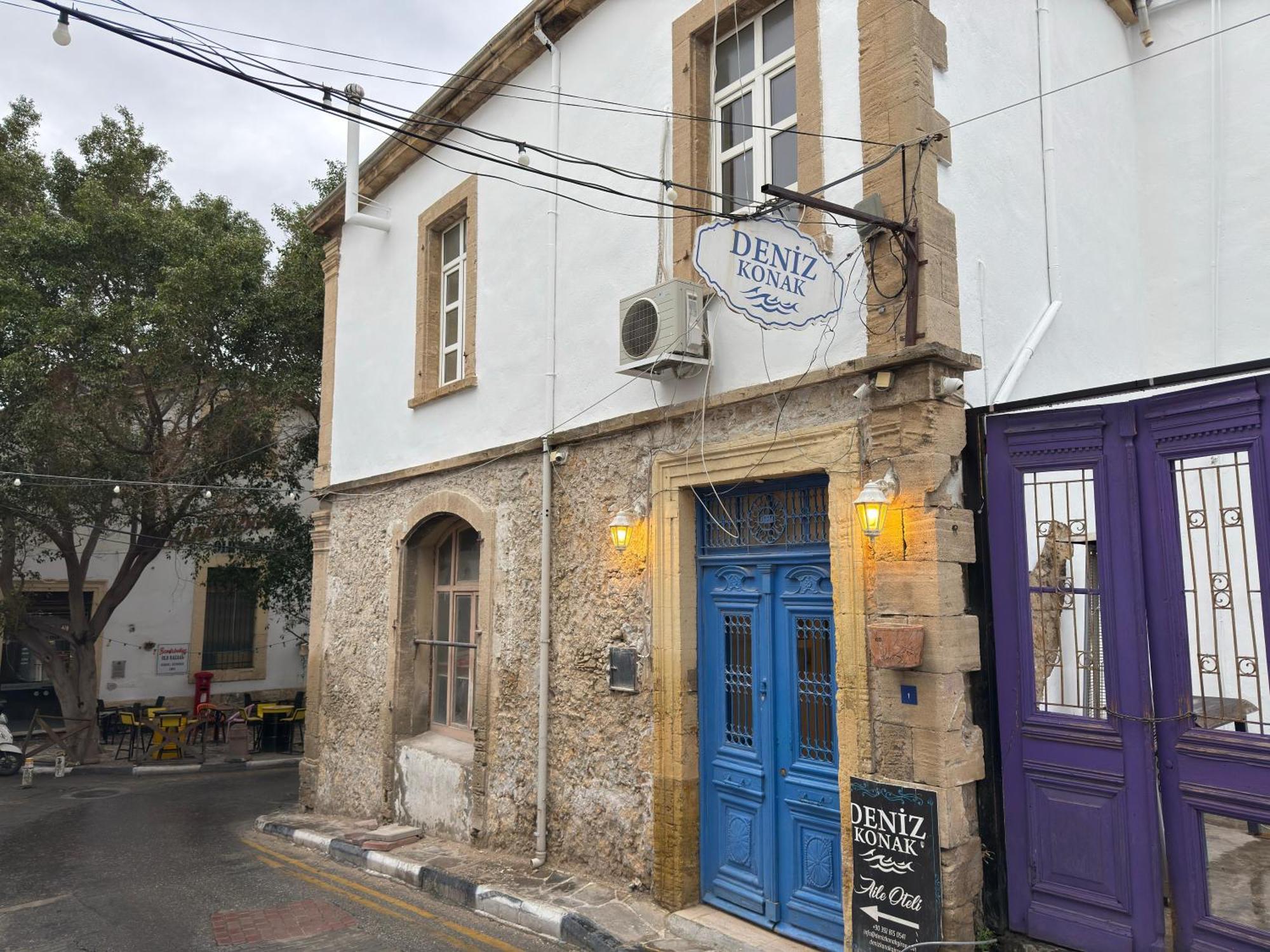 Deniz Konak Boutique Hotel Kyrenia  Bagian luar foto
