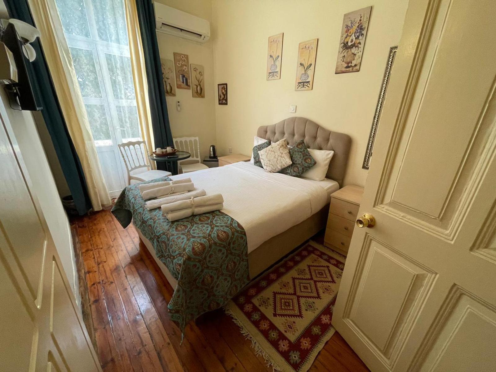 Deniz Konak Boutique Hotel Kyrenia  Bagian luar foto